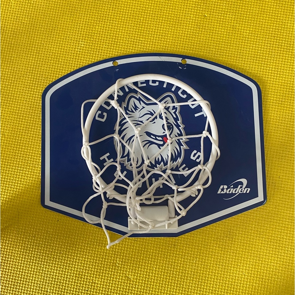 Foldable vintage UCONN basketball hoop